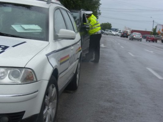 Poliţia Locală ridică maşinile din zona DSV şi Far
